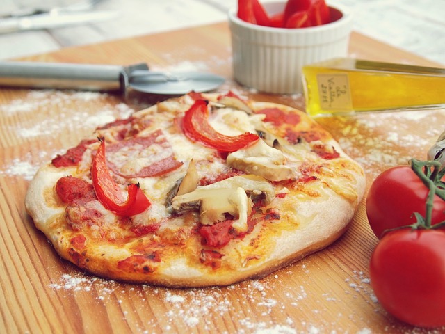 Pizza jambon champignon - Image par H Langmaier Pixabay