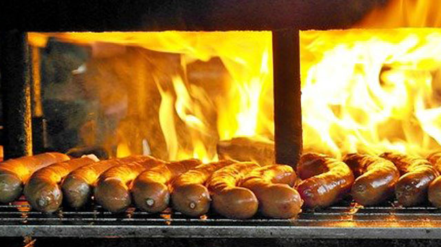 Andouillettes cuites au barbecue