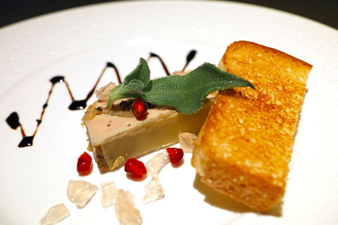 Recette de foie gras en terrine simple et goûteuse - Tom Press